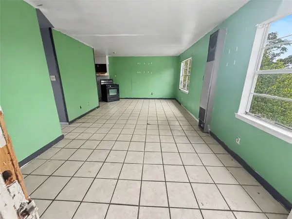 2106 Avenue L, Galveston, TX 77550