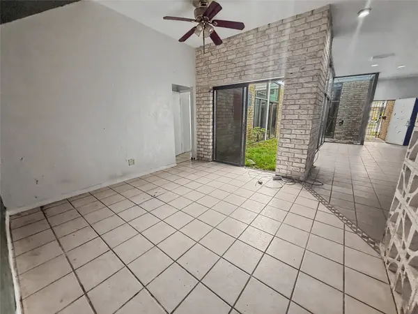 2106 Avenue L, Galveston, TX 77550