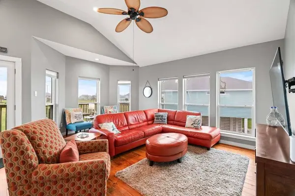 18607 Warrior RD, Galveston, TX 77554