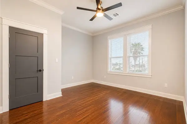 1110 Ave K #UP, Galveston, TX 77550