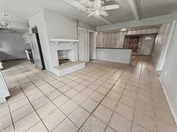 5003 Live Oak DR, Dickinson, TX 77539