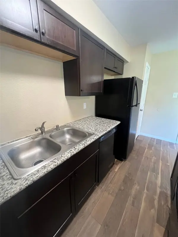 704 Ave B #5, La Marque, TX 77568