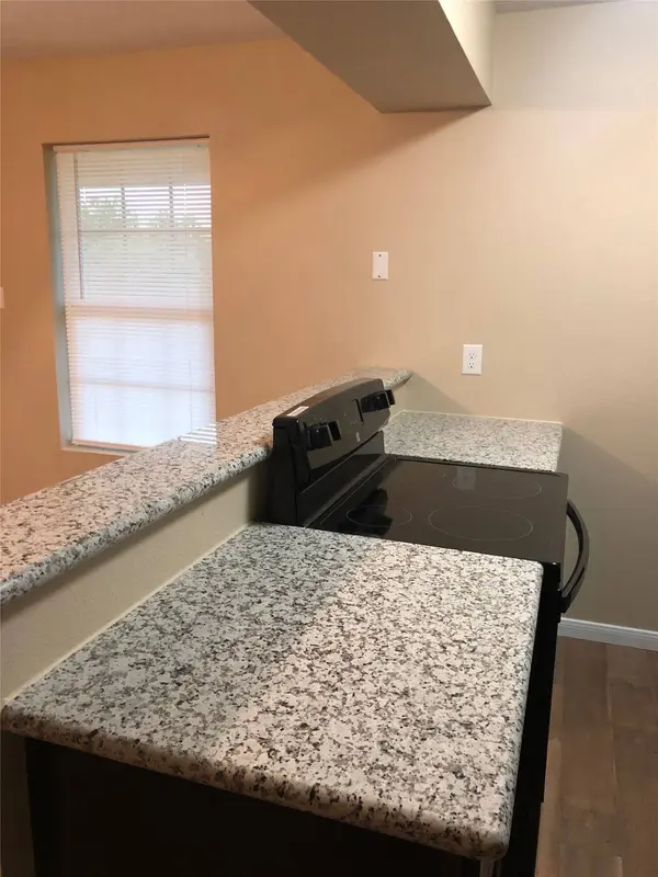 704 Ave B #5, La Marque, TX 77568