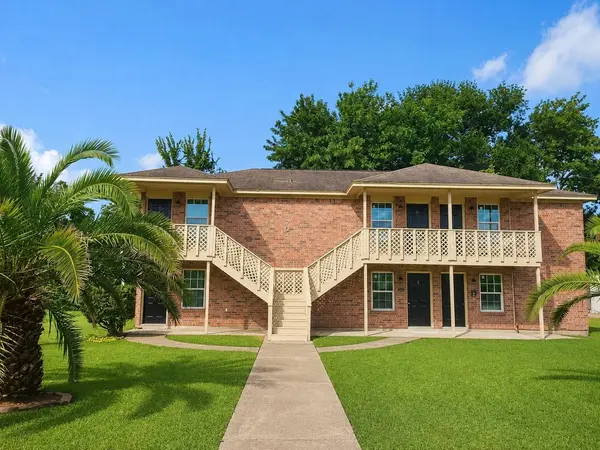 704 Ave B #5
