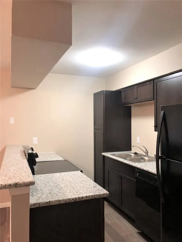 704 Ave B #5, La Marque, TX 77568