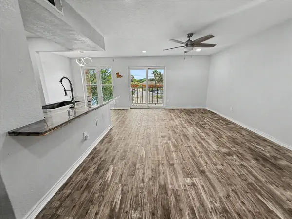 3220 69th ST #B12, Galveston, TX 77551