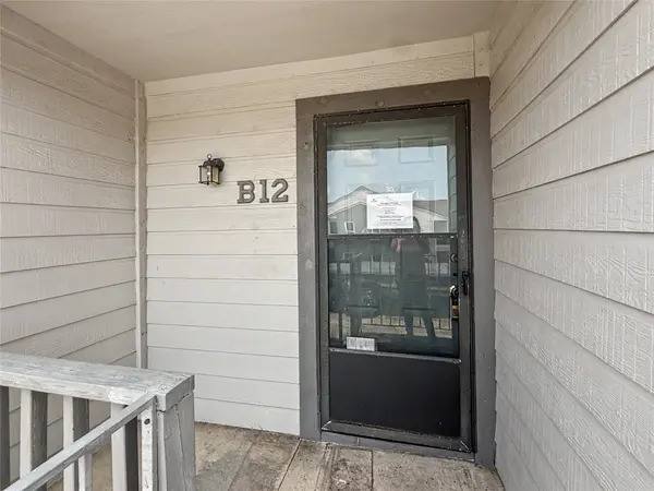 3220 69th ST #B12, Galveston, TX 77551