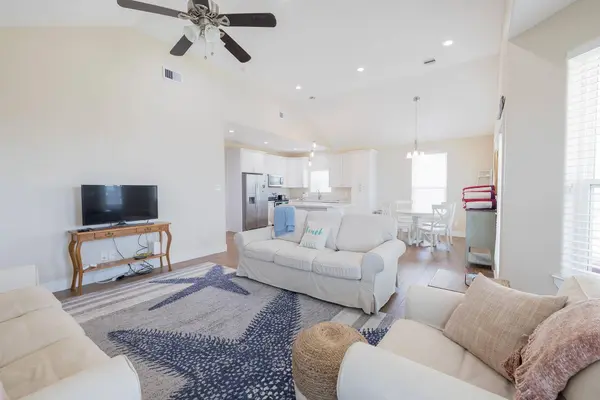 4129 Fort Bend DR, Galveston, TX 77554