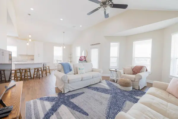4129 Fort Bend DR, Galveston, TX 77554