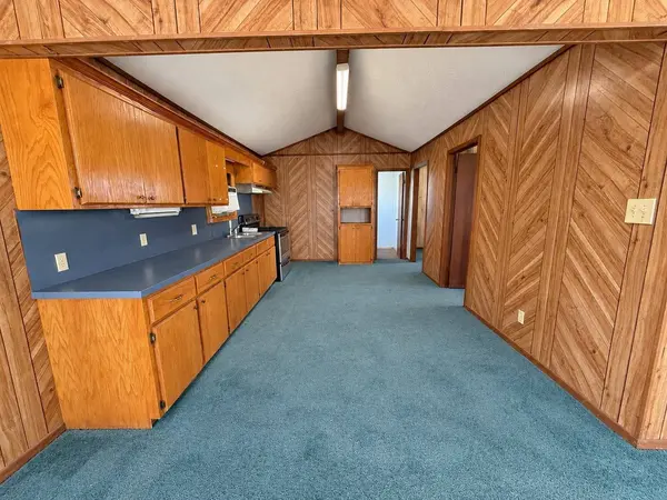 204 Teal LN, Anahuac, TX 77514