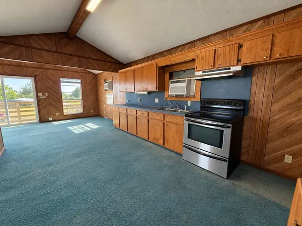 204 Teal LN, Anahuac, TX 77514