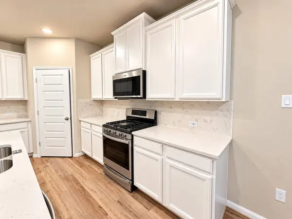 10012 Deussen LN, Texas City, TX 77591