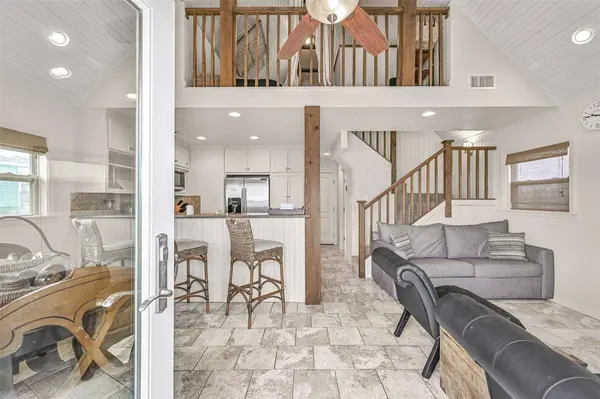 22818 Buena ST, Galveston, TX 77554