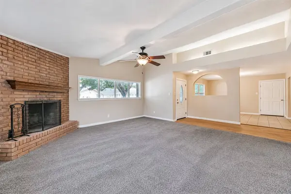 10 Maple LN, Galveston, TX 77551