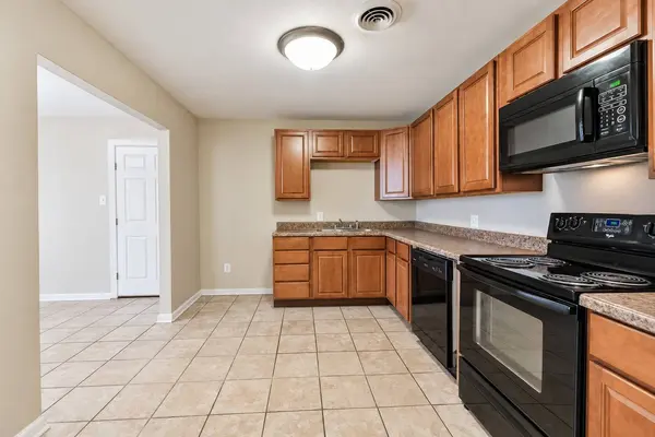 10 Maple LN, Galveston, TX 77551