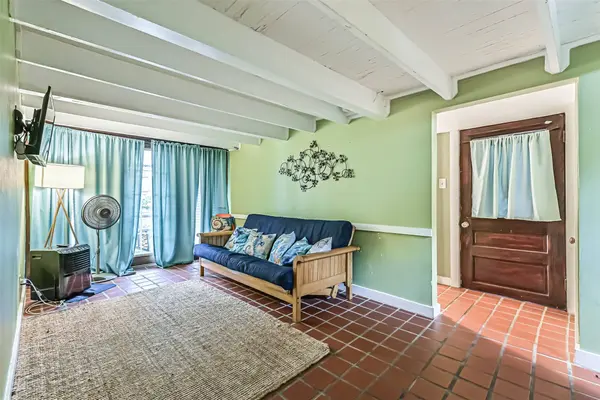 1405 50th ST, Galveston, TX 77551