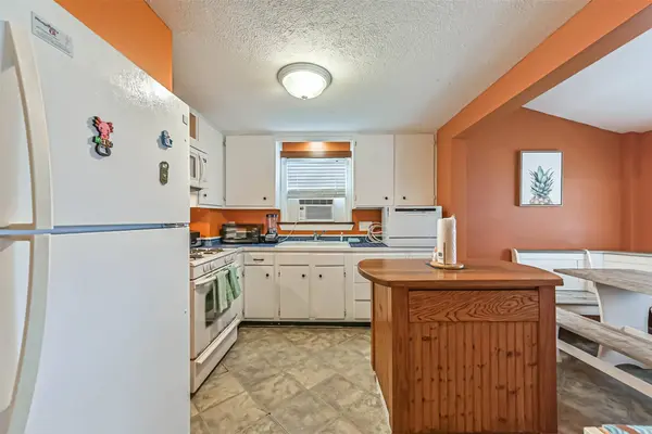 1405 50th ST, Galveston, TX 77551