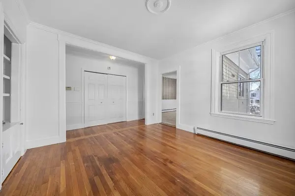 326 Lafayette St #2, Salem, MA 01970