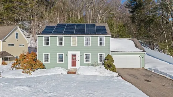 5 Tuxbury Ln, Amesbury, MA 01913