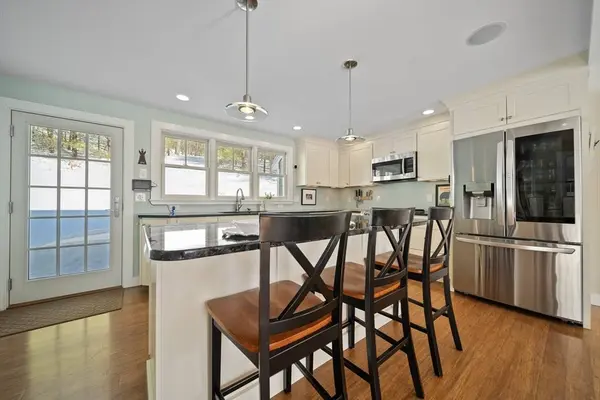 5 Tuxbury Ln, Amesbury, MA 01913