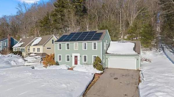 5 Tuxbury Ln, Amesbury, MA 01913