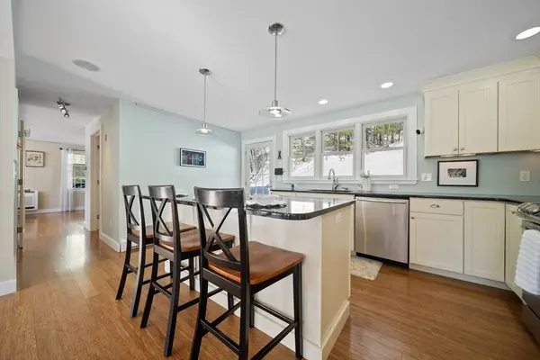 5 Tuxbury Ln, Amesbury, MA 01913