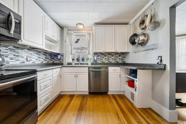 25 Eden St #25, Salem, MA 01970