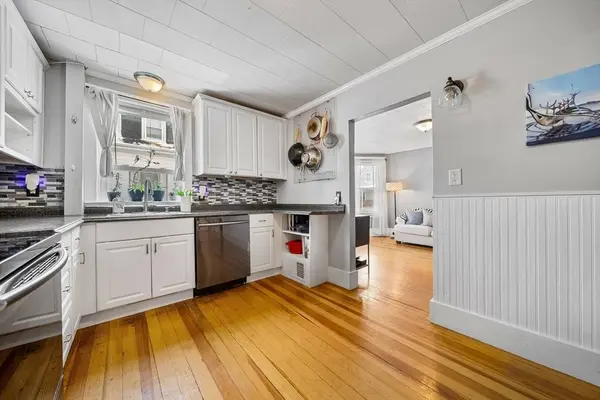 25 Eden St #25, Salem, MA 01970