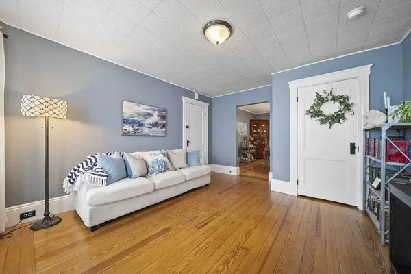 25 Eden St #25, Salem, MA 01970