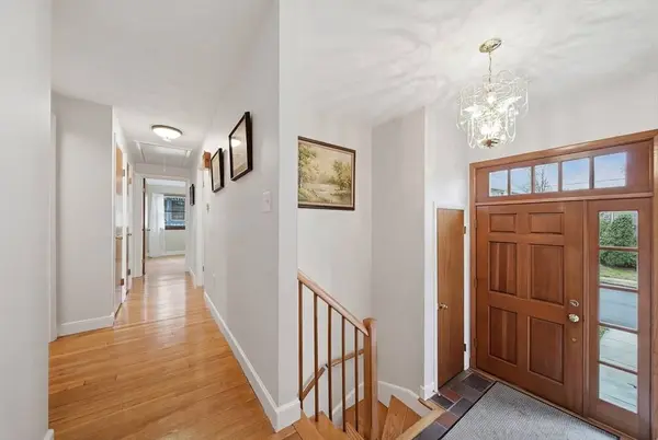 11 Lawrence St, Wakefield, MA 01880