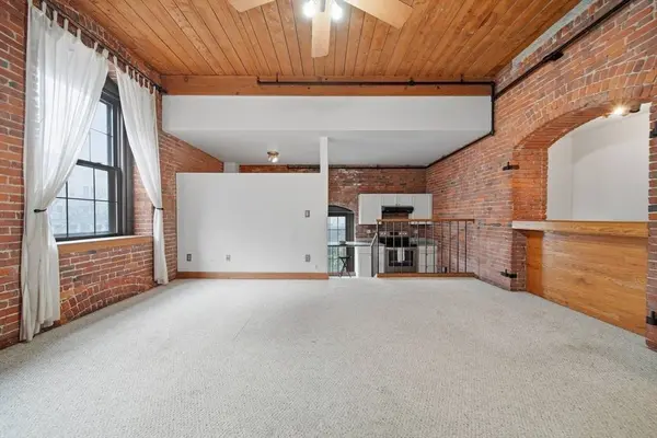 50 Rantoul St #204, Beverly, MA 01915