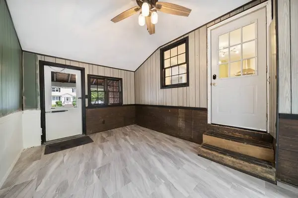 12 Alcine Ln, Burlington, MA 01803