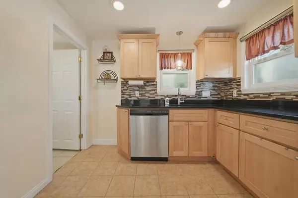 15 Verdmont Ave, Lynn, MA 01904