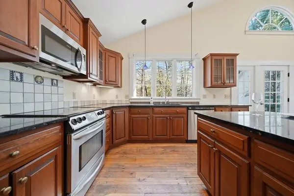 1547 Main St, Concord, MA 01742
