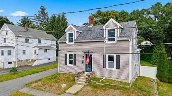 20 Herbert St, Wakefield, MA 01880