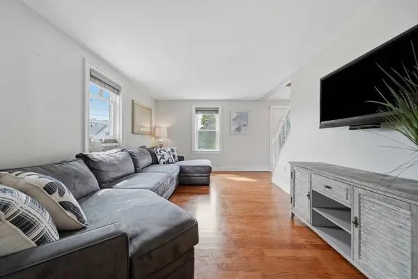 20 Herbert St, Wakefield, MA 01880