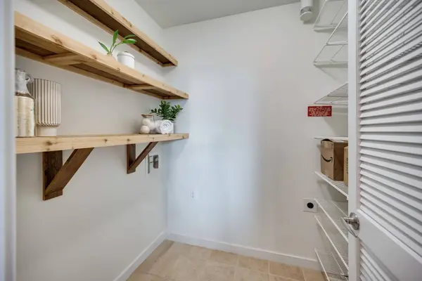 301 Demonbreun St #1917, Nashville, TN 37201