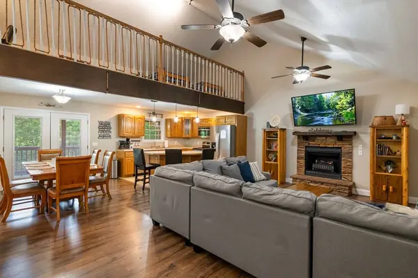 165 Kangaroo Ridge, Byrdstown, TN 38549