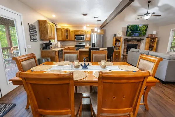 165 Kangaroo Ridge, Byrdstown, TN 38549