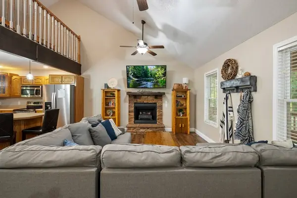165 Kangaroo Ridge, Byrdstown, TN 38549