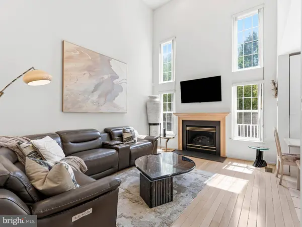 136 BUCKINGHAM WAY, Mount Laurel, NJ 08054