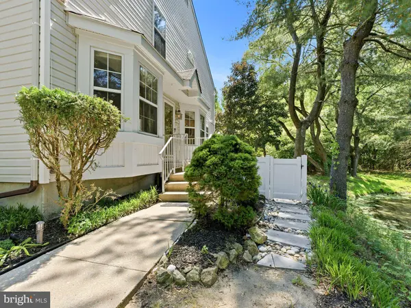 136 BUCKINGHAM WAY, Mount Laurel, NJ 08054