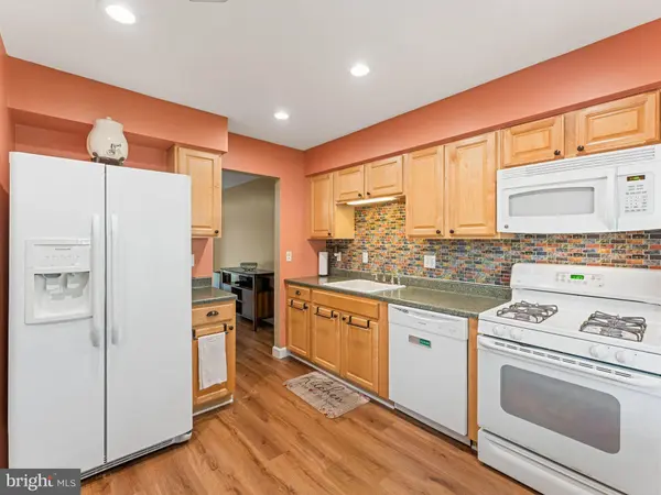 225 LAFAYETTE DR, Swedesboro, NJ 08085