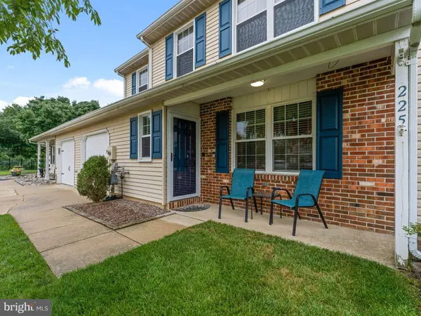 225 LAFAYETTE DR, Swedesboro, NJ 08085