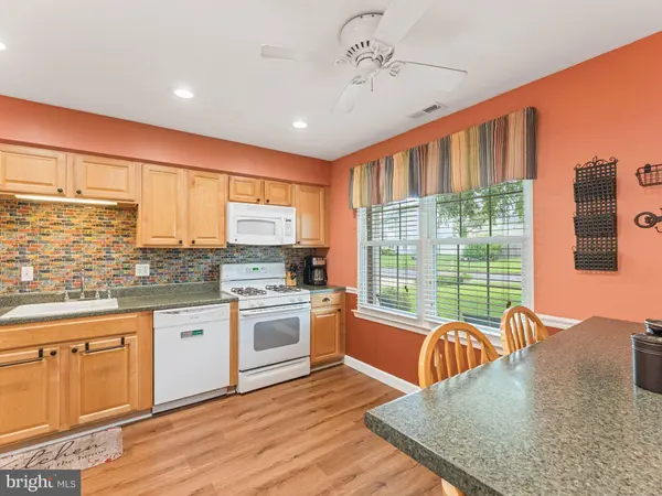 225 LAFAYETTE DR, Swedesboro, NJ 08085