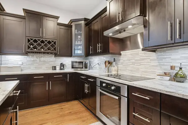 925 N Larrabee ST #2N, Chicago, IL 60610