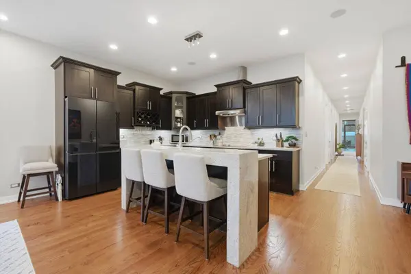 925 N Larrabee ST #2N, Chicago, IL 60610