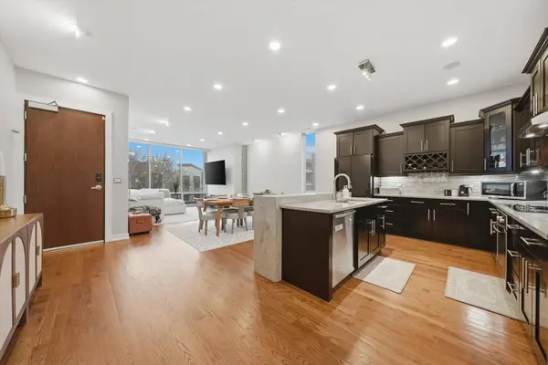 925 N Larrabee ST #2N, Chicago, IL 60610