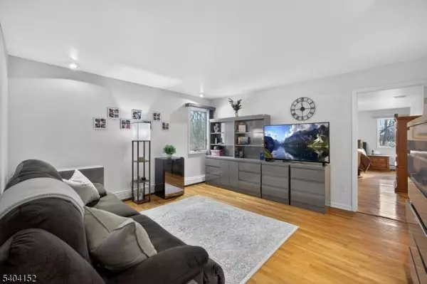 152 Claremont Ave, Saddle Brook Twp., NJ 07663