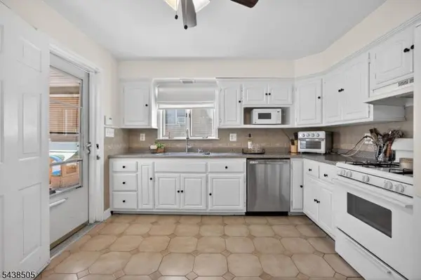 245 N 11Th St, Kenilworth Boro, NJ 07033